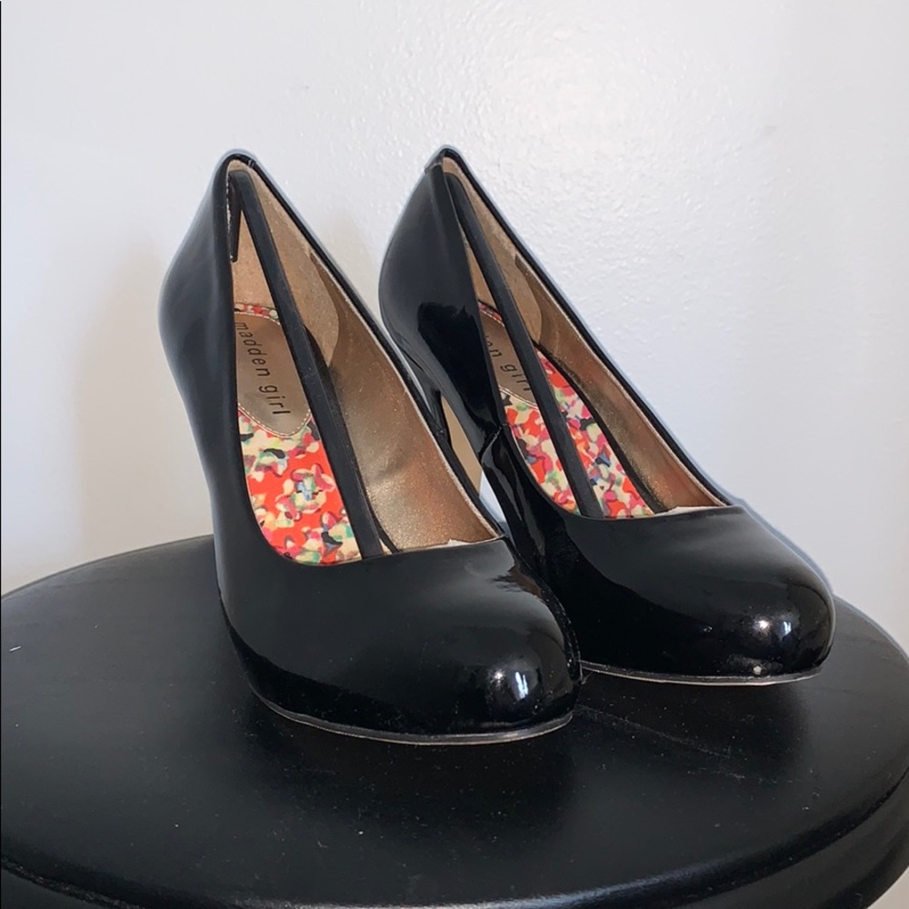 Madden Girl Black Pumps